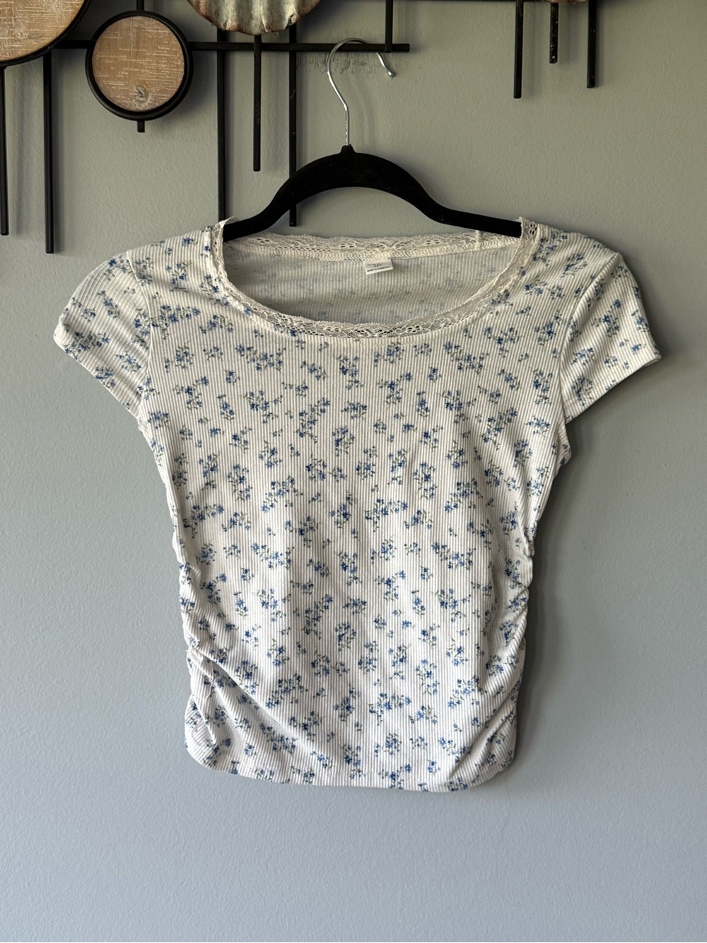 SHEIN White Crop Top with Blue Floral Print
